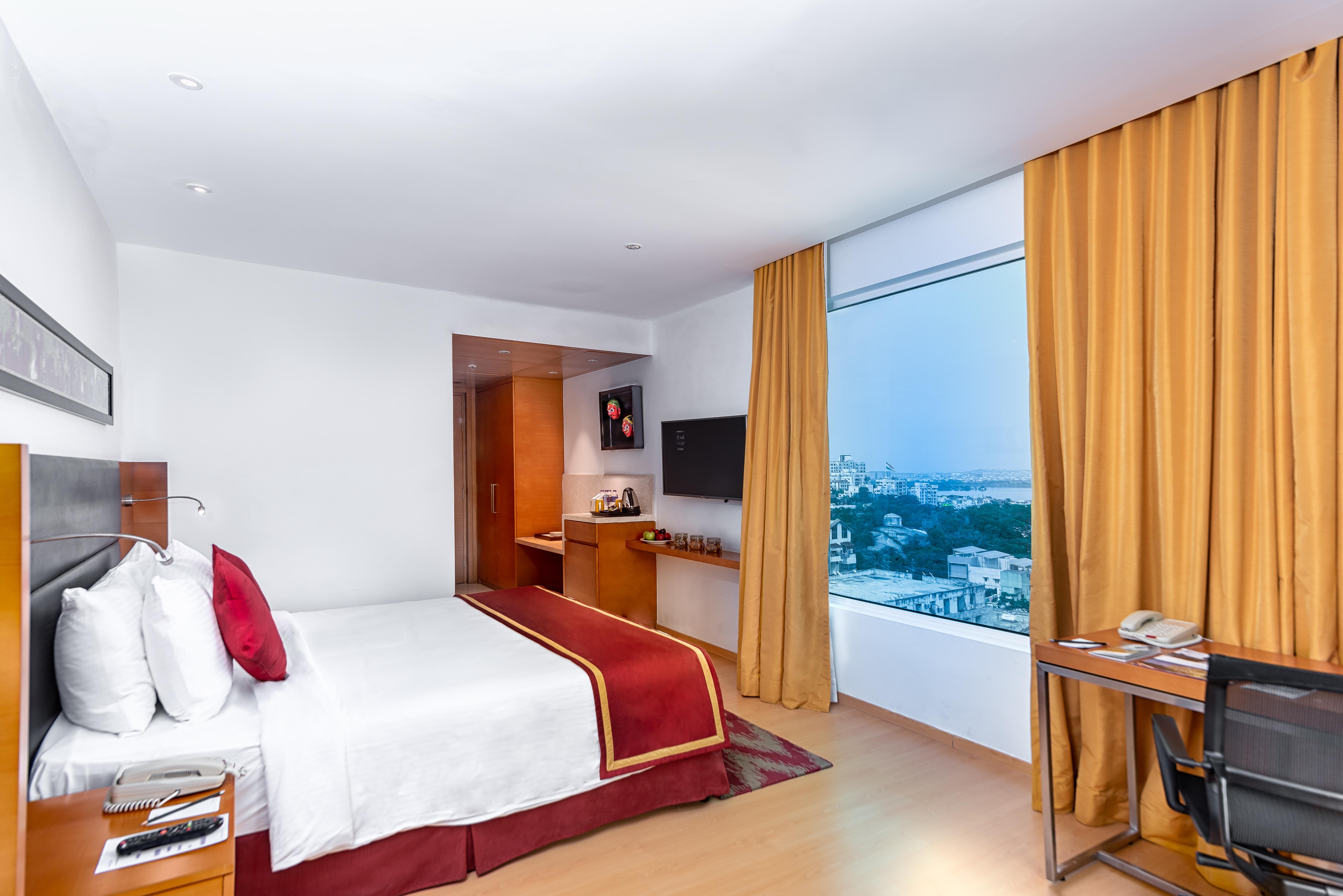 Mercure Hyderabad Kcp Banjara Hills, An Accor Hotel מראה חיצוני תמונה