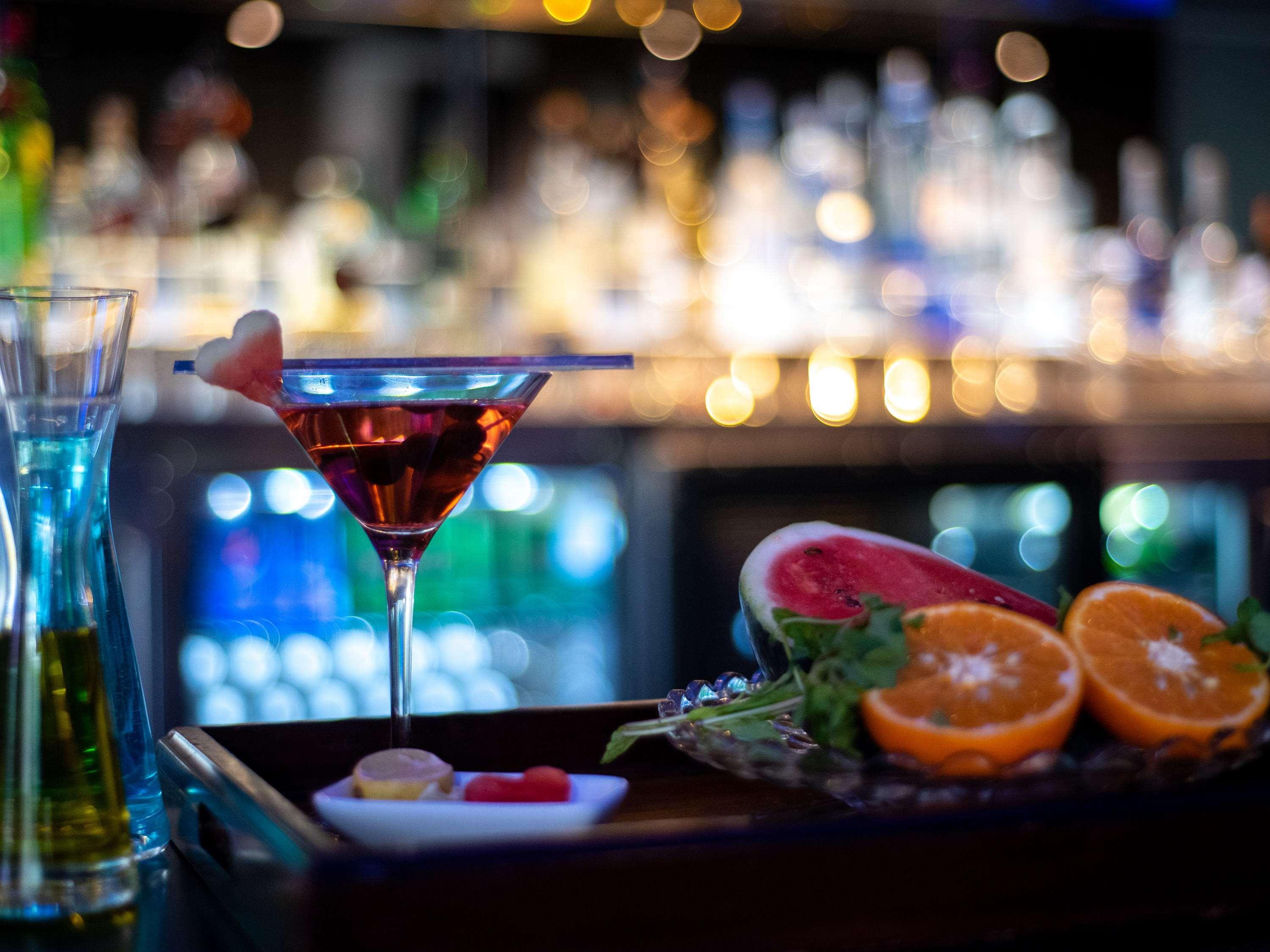 Mercure Hyderabad Kcp Banjara Hills, An Accor Hotel מראה חיצוני תמונה A cosmopolitan cocktail